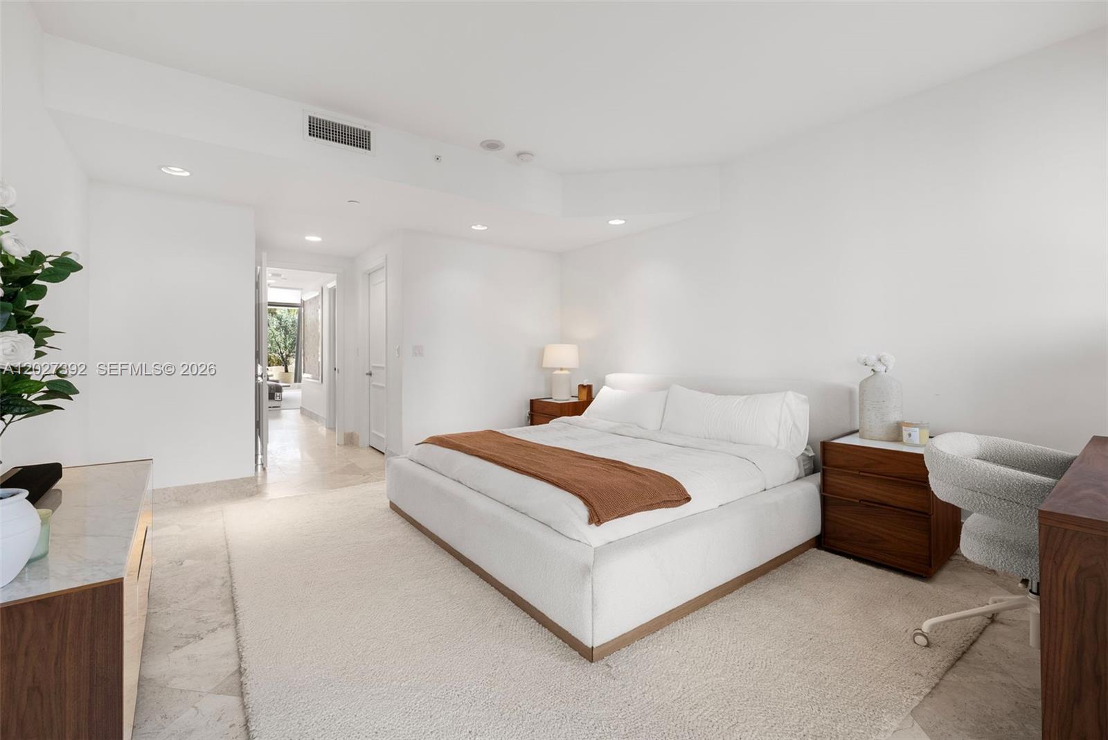 785 Crandon Blvd Unit: 205/305