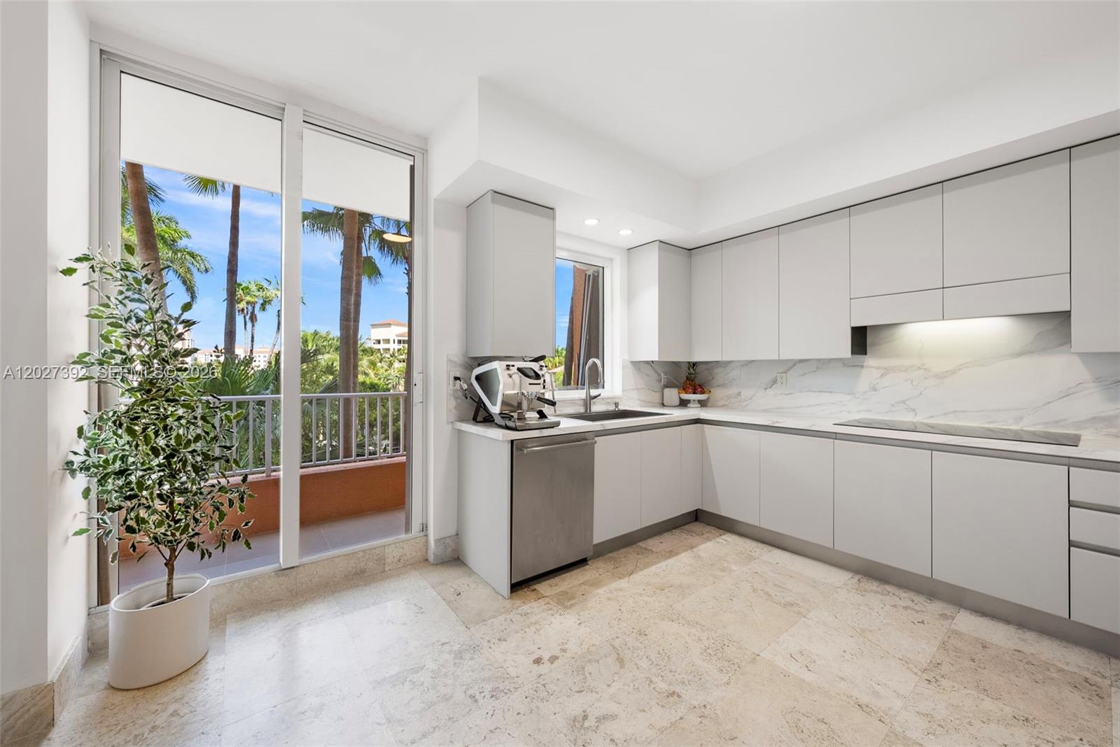 785 Crandon Blvd Unit: 205/305