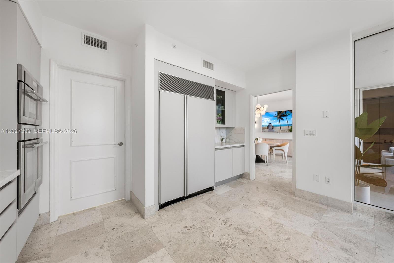 785 Crandon Blvd Unit: 205/305