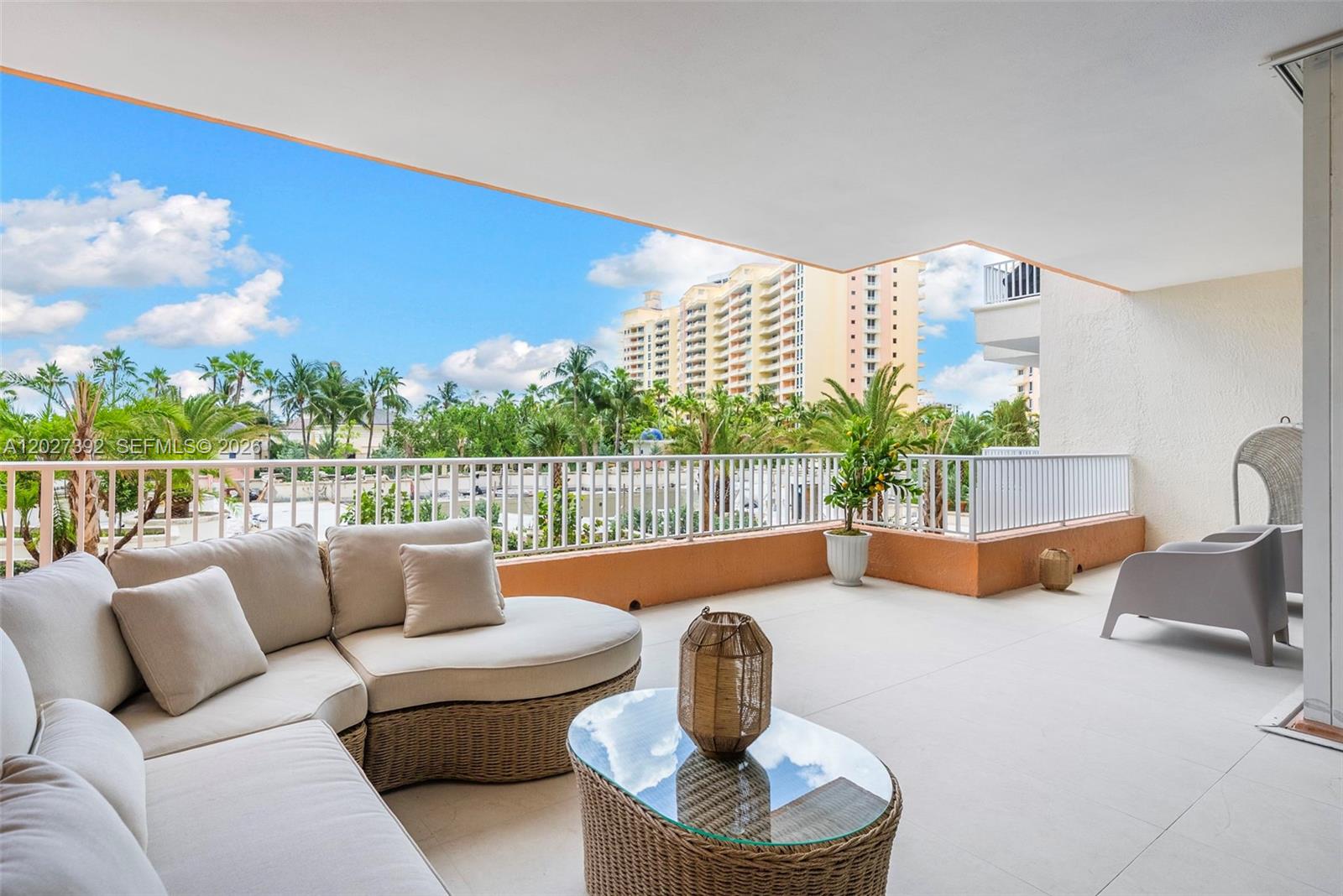 785 Crandon Blvd Unit: 205/305