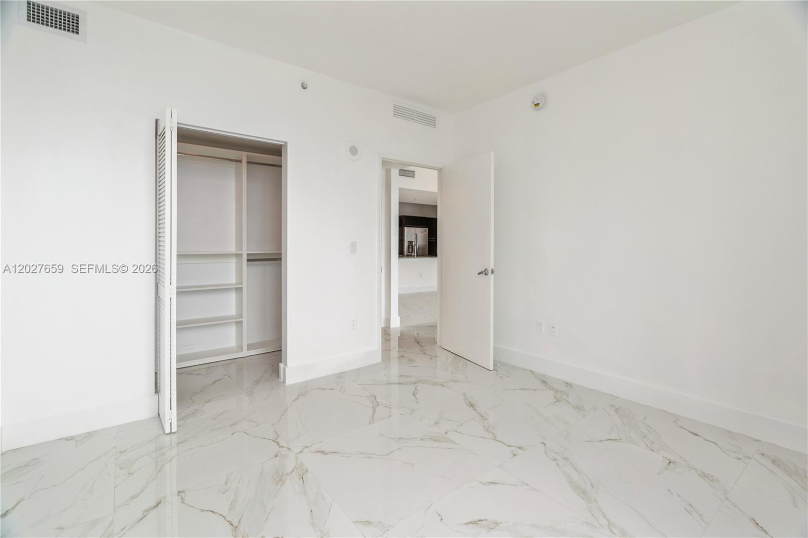 951 Brickell Ave # 3706