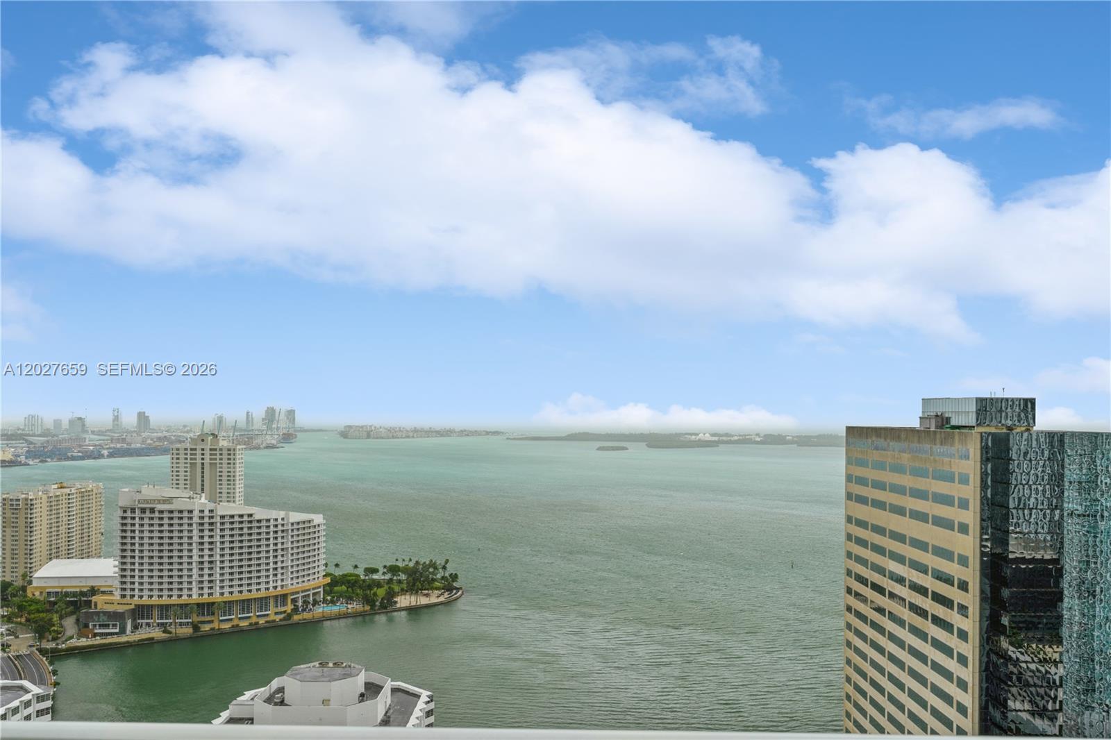 951 Brickell Ave # 3706