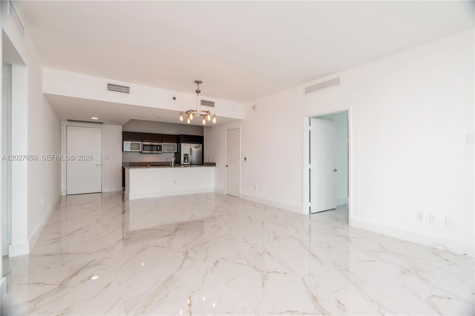 951 Brickell Ave # 3706