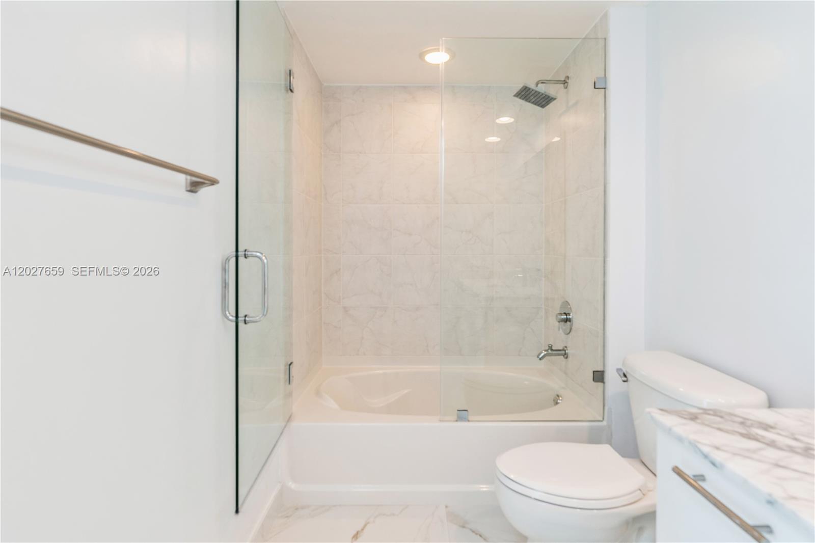 951 Brickell Ave # 3706