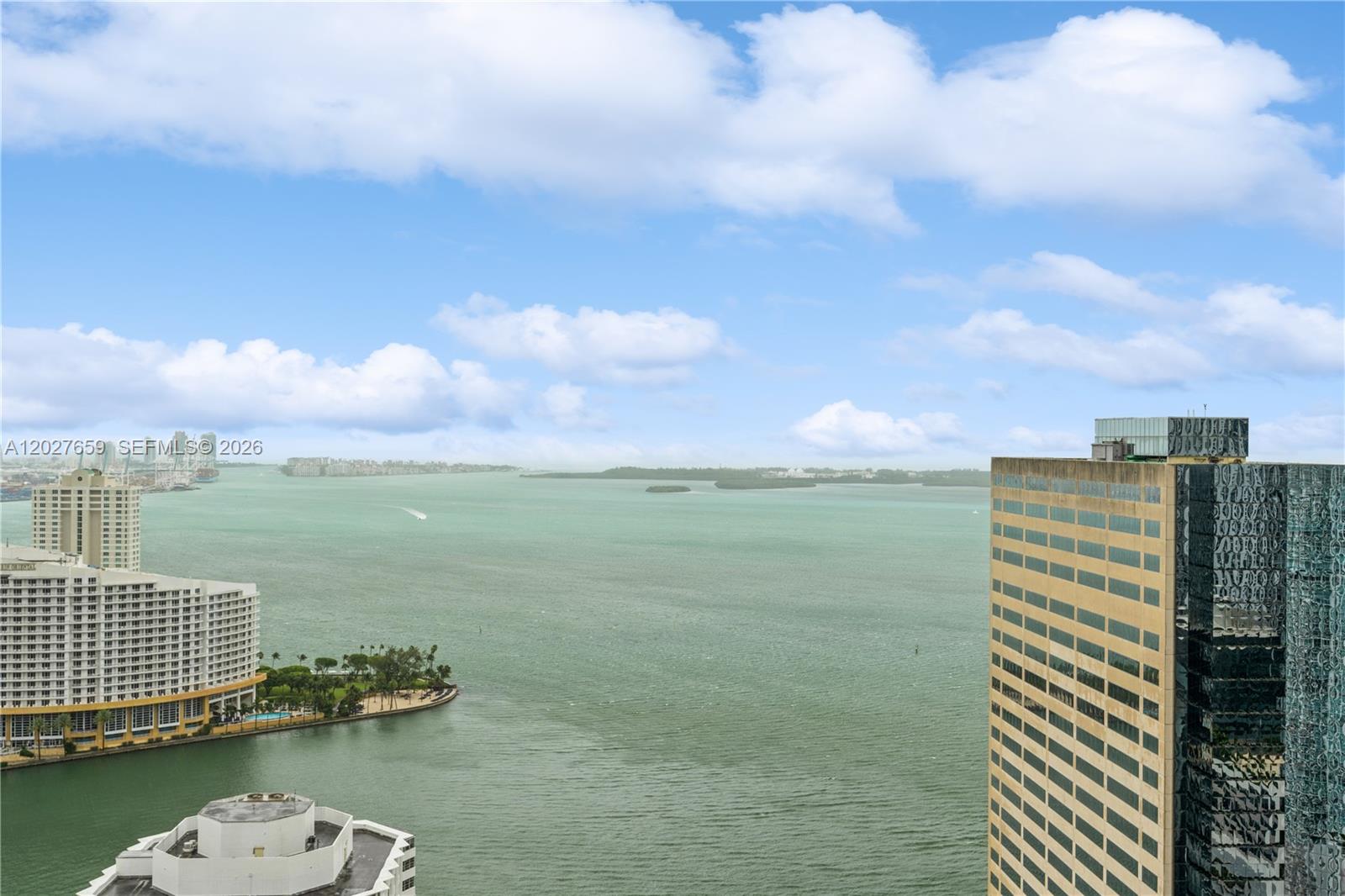 951 Brickell Ave # 3706