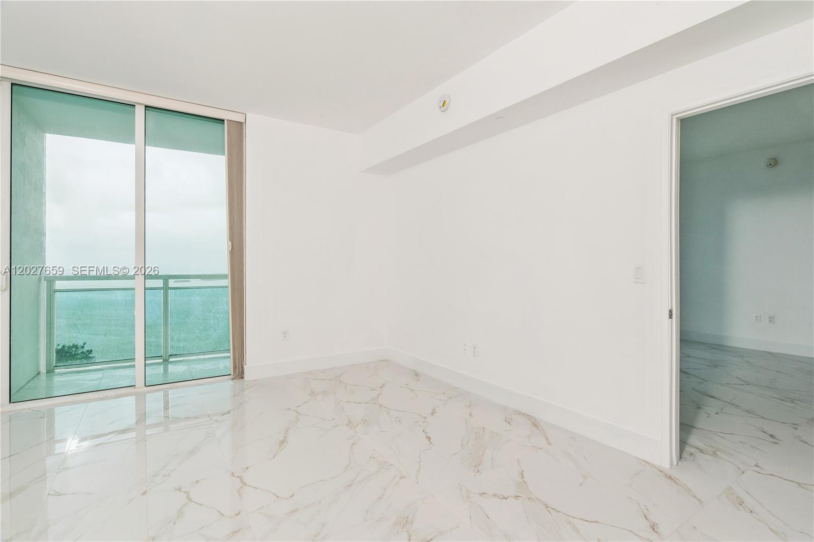951 Brickell Ave # 3706