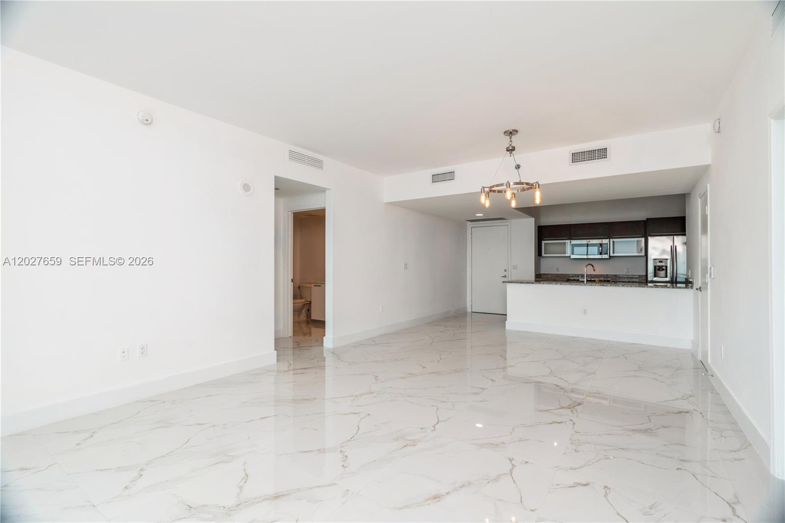 951 Brickell Ave # 3706