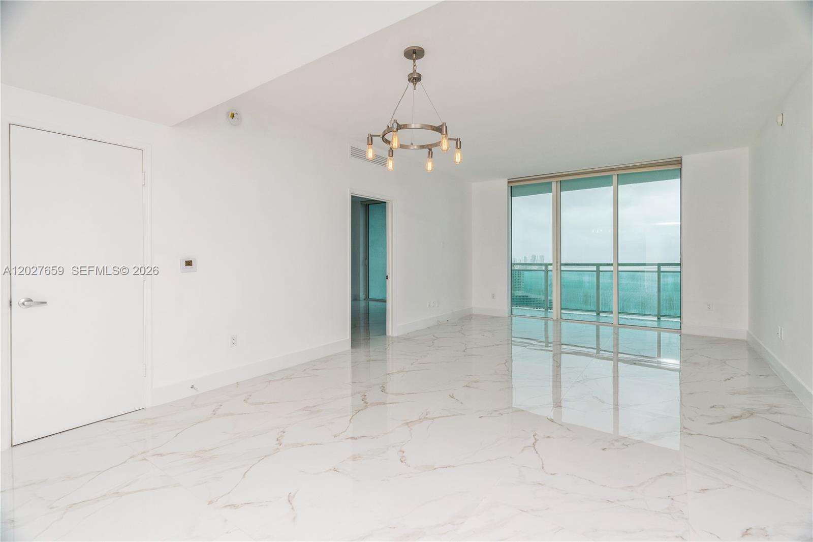 951 Brickell Ave # 3706