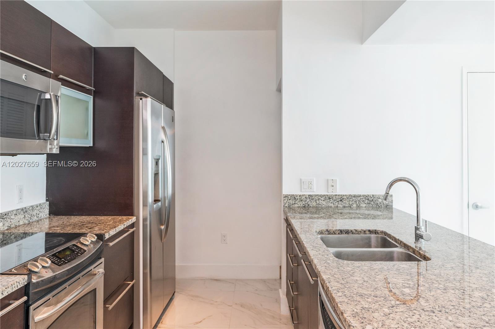 951 Brickell Ave # 3706