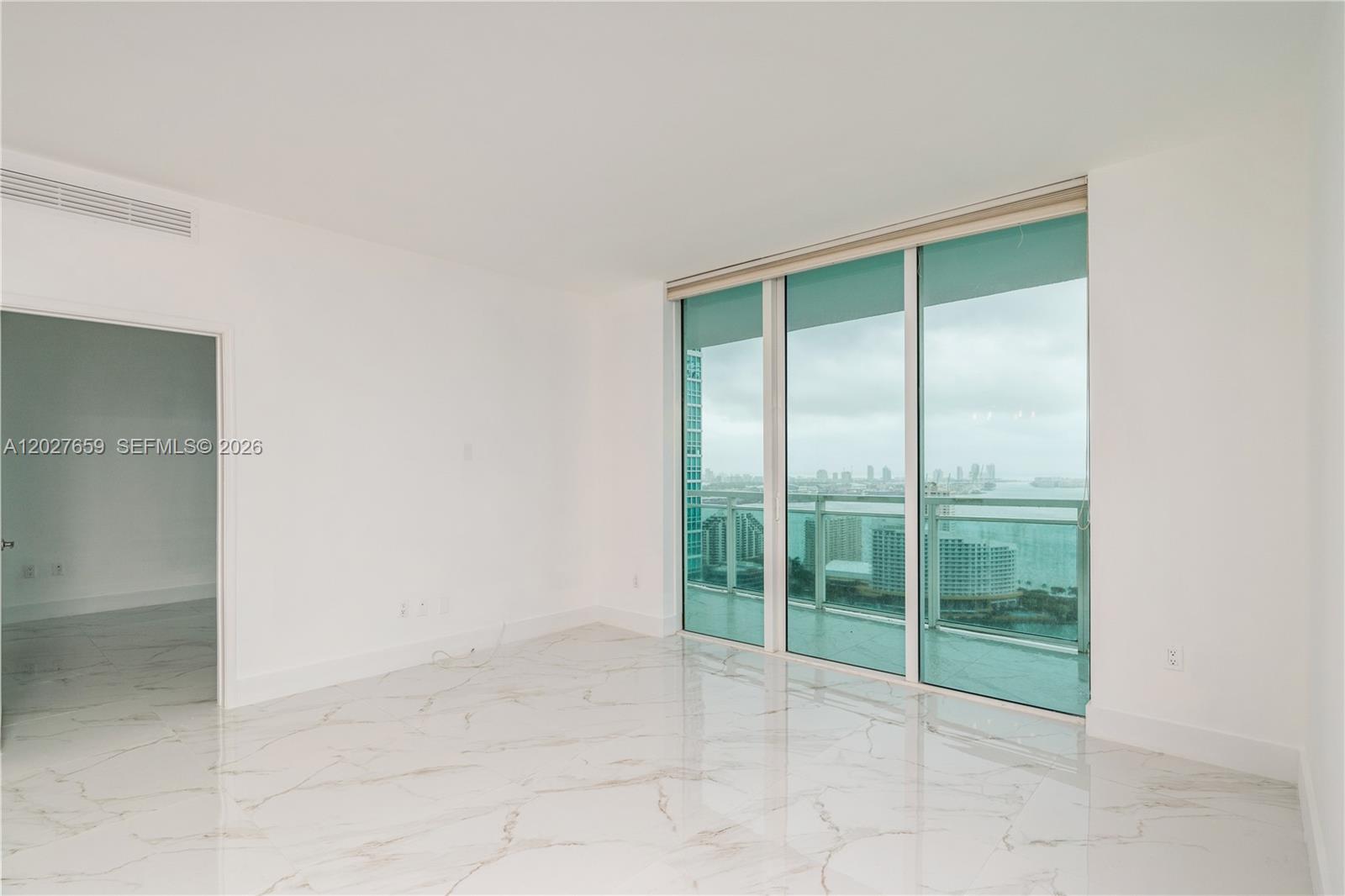 951 Brickell Ave # 3706
