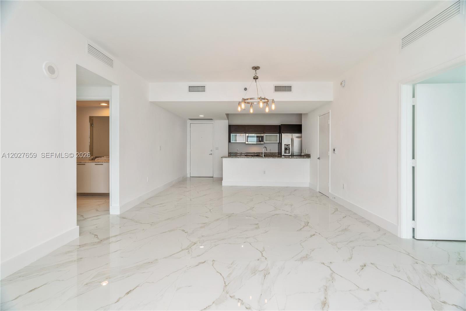 951 Brickell Ave # 3706