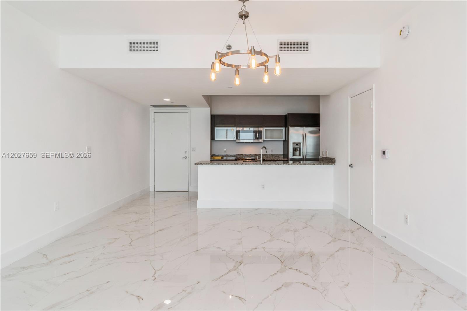 951 Brickell Ave # 3706
