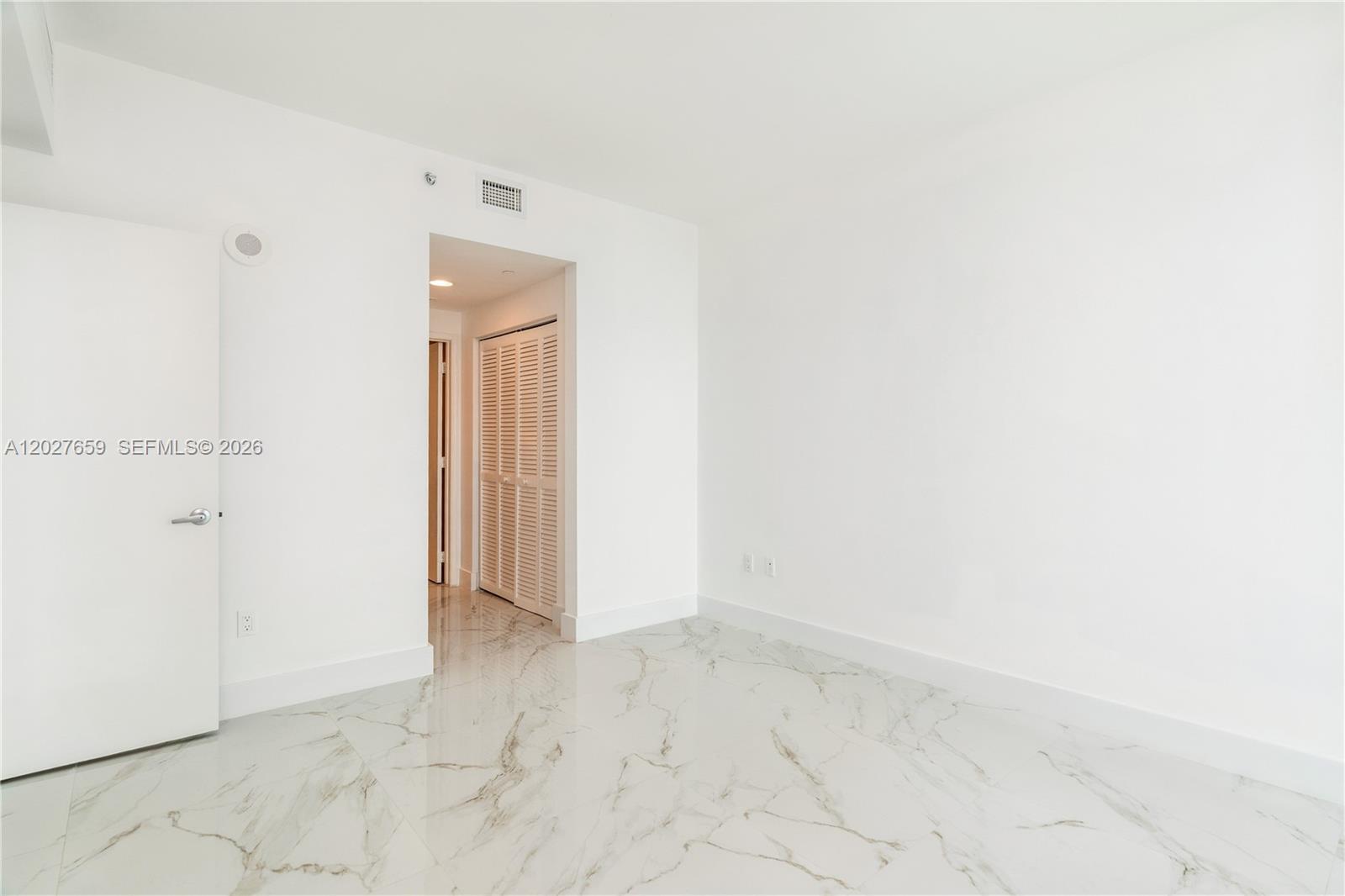 951 Brickell Ave # 3706