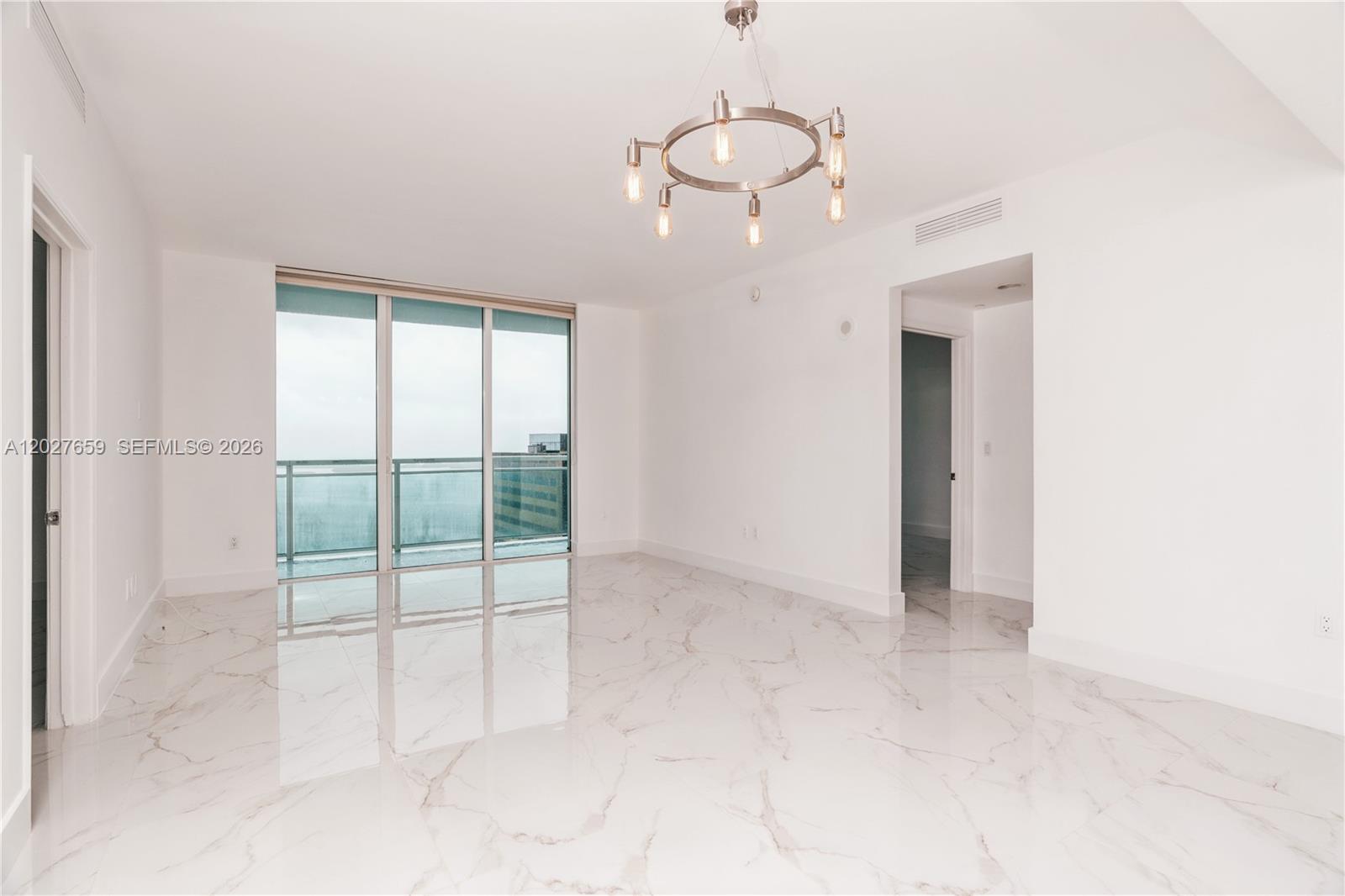 951 Brickell Ave # 3706