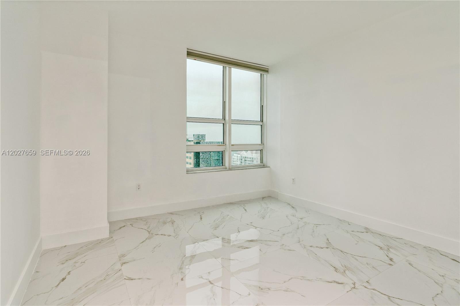 951 Brickell Ave # 3706