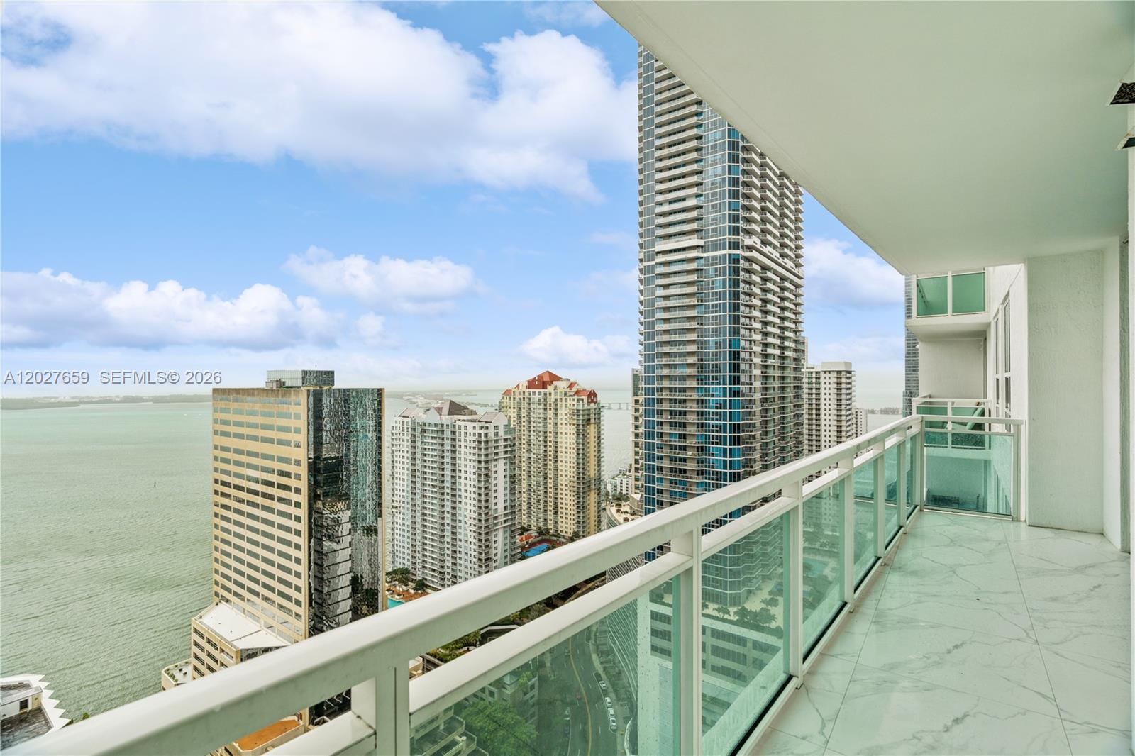 951 Brickell Ave # 3706