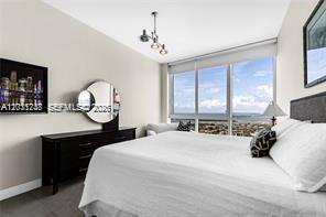 100 S Pointe Dr # 3702