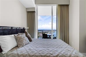 100 S Pointe Dr # 3702