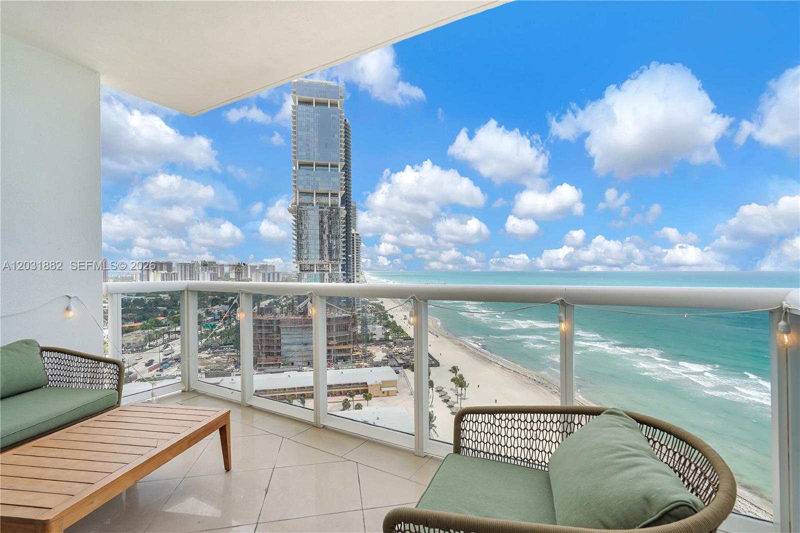 18201 Collins Ave # 2008A