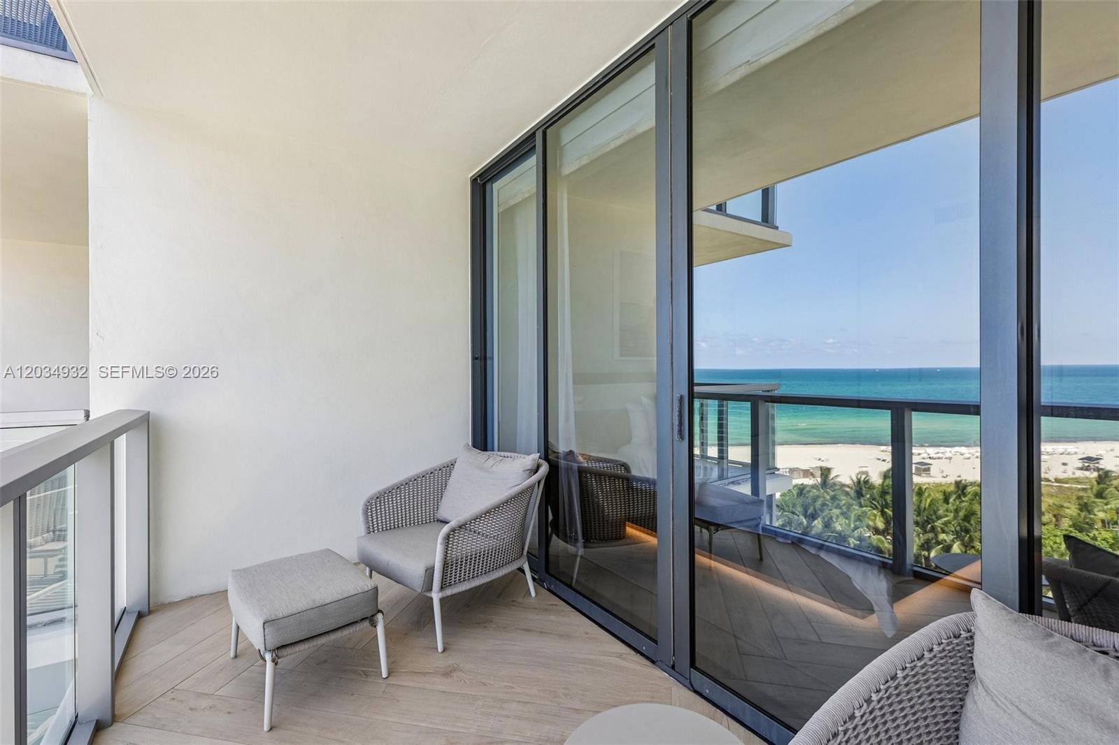 2201 Collins Ave # 1019