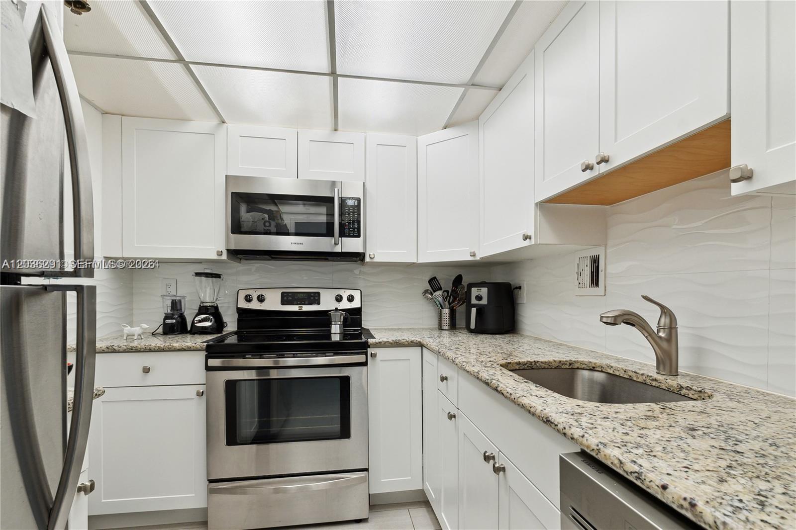 1000 West Ave # 307