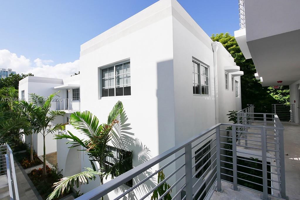 643 Jefferson Ave # 12