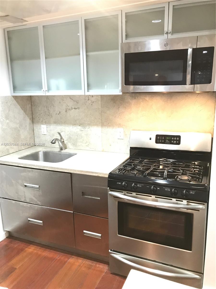 731 6th St Unit: 105-E