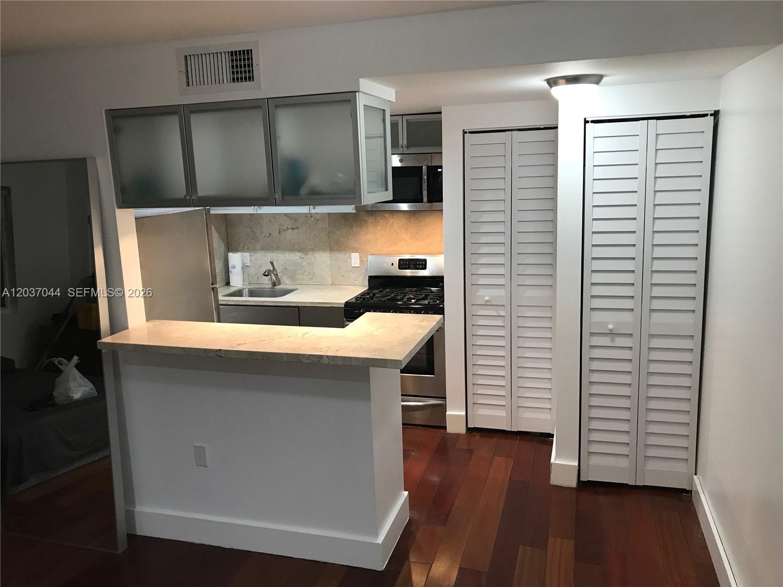 731 6th St Unit: 105-E
