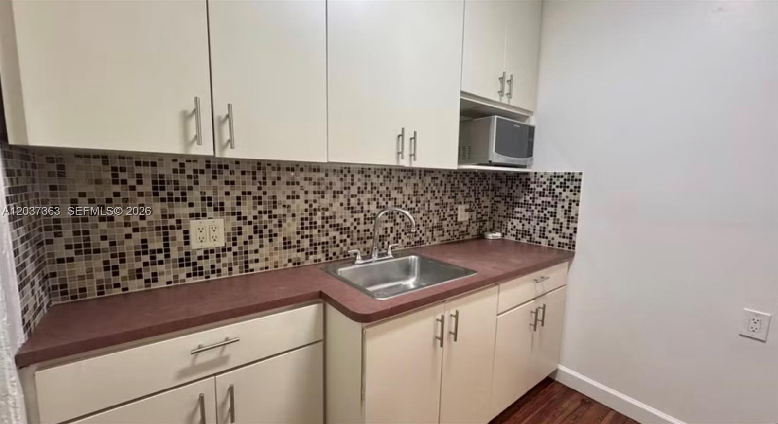 751 Euclid Ave # 2