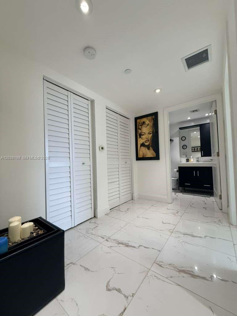 111 E Flagler St # 806