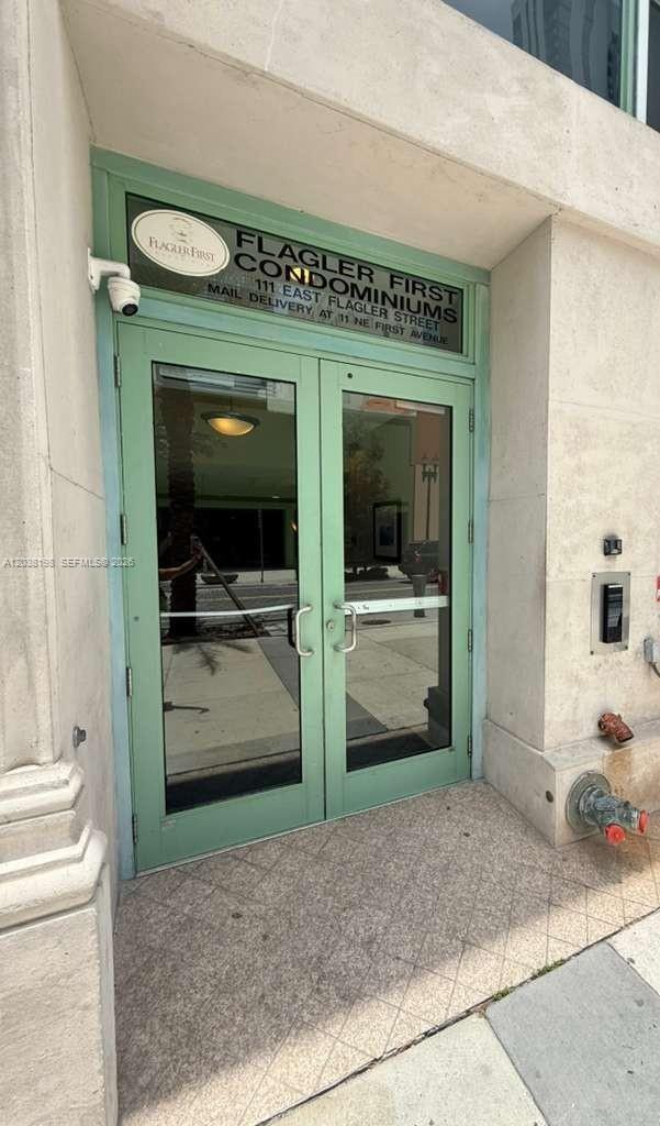 111 E Flagler St # 806