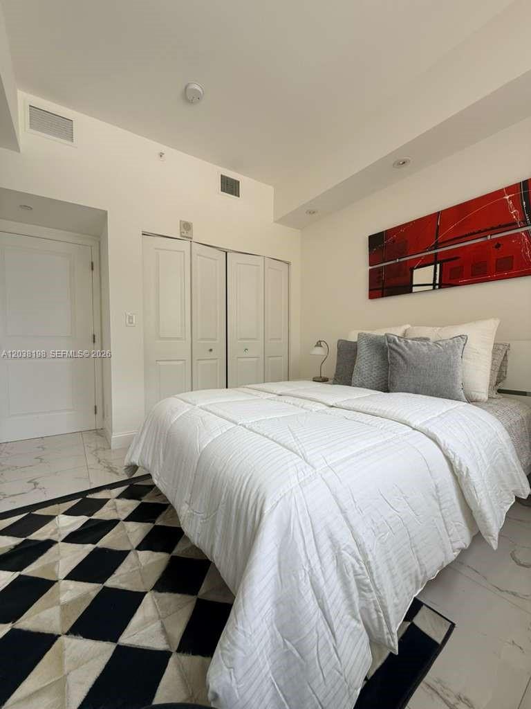 111 E Flagler St # 806