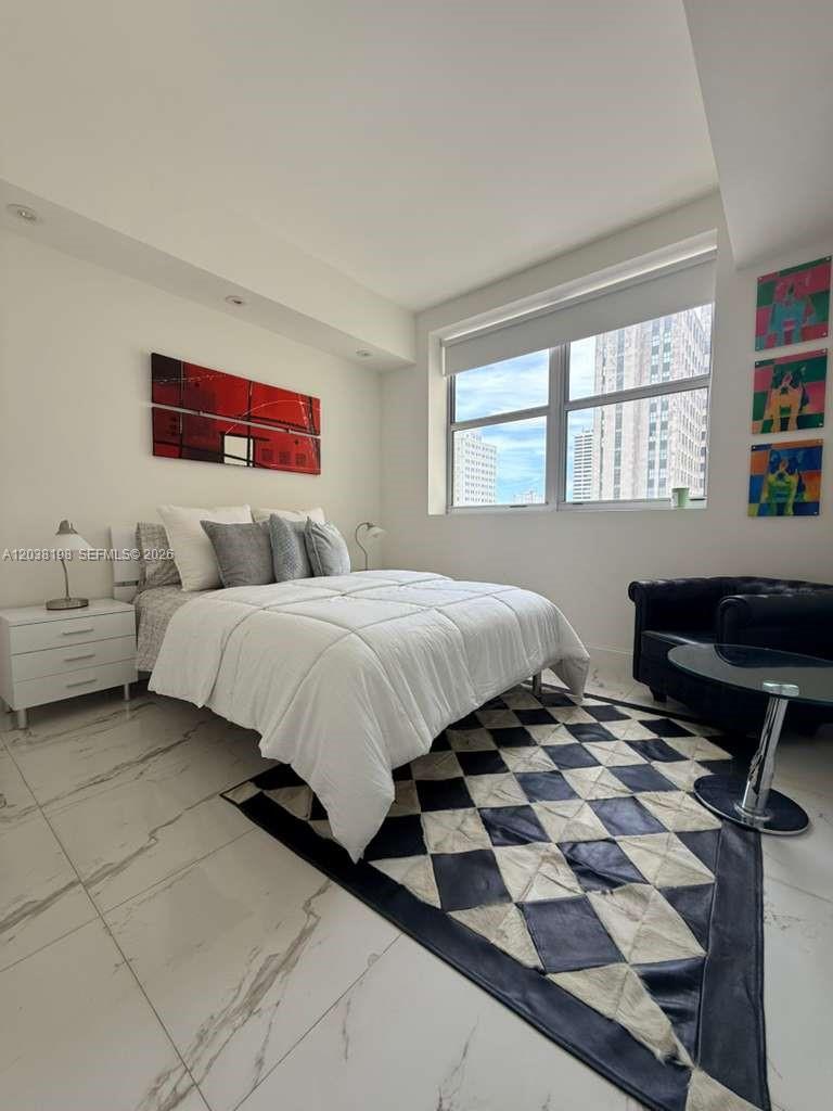 111 E Flagler St # 806