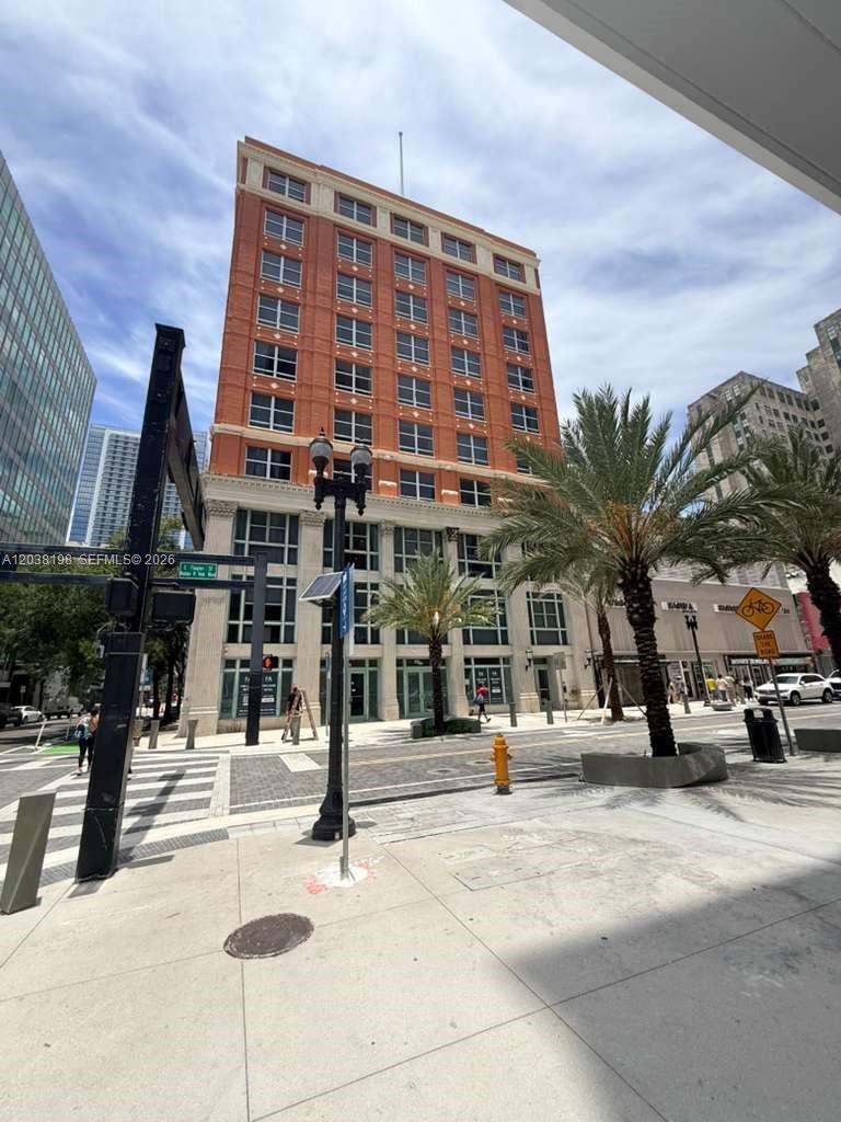 111 E Flagler St # 806