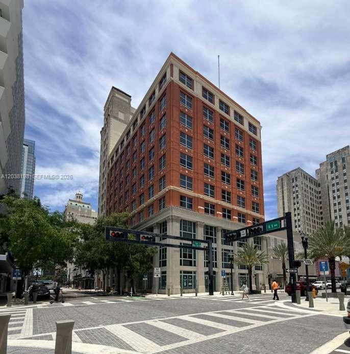111 E Flagler St # 806