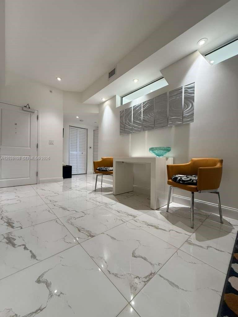 111 E Flagler St # 806