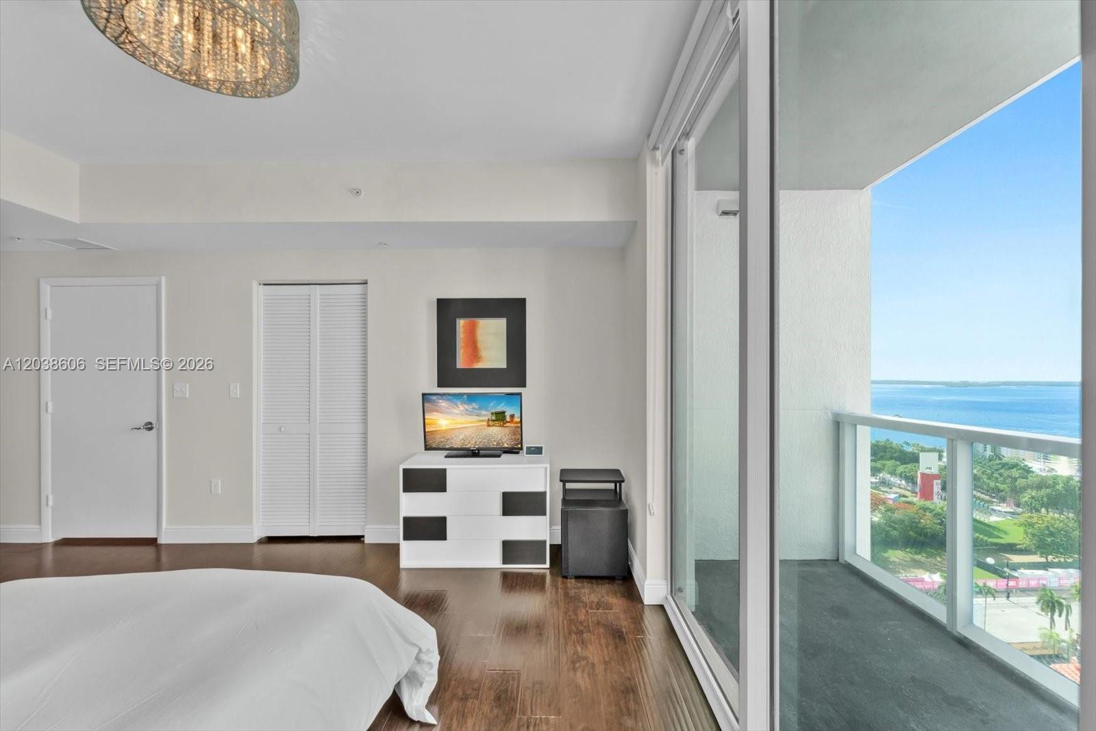 244 Biscayne Blvd # 1803