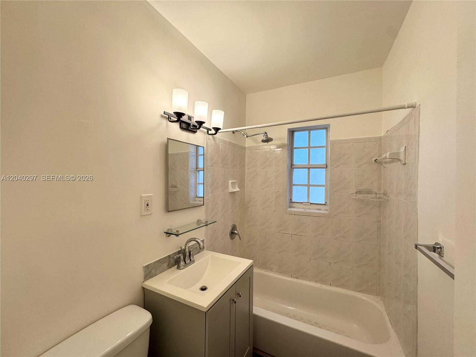 4410 NE 2nd Ave # 4410