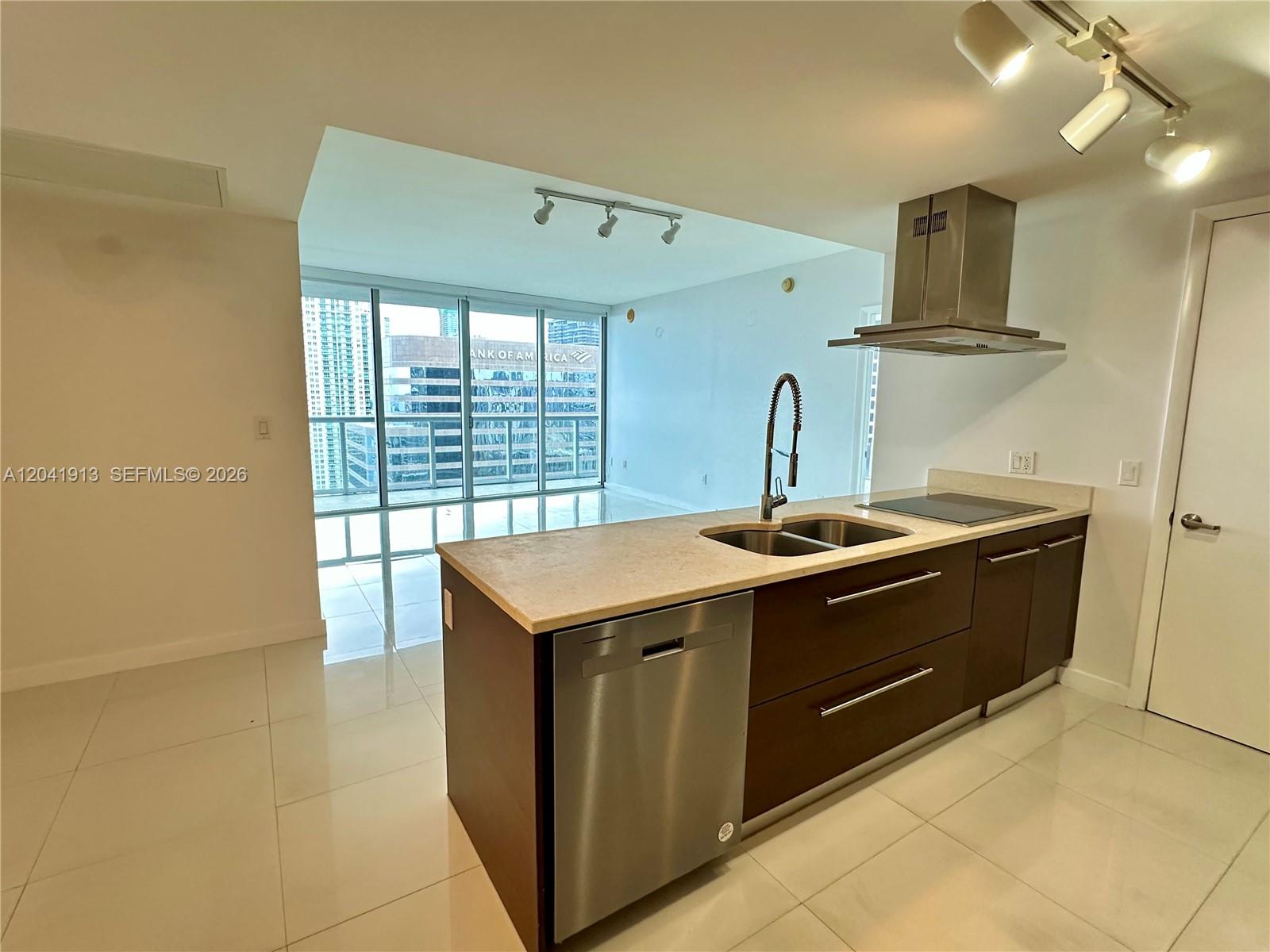 495 Brickell Ave # 4011