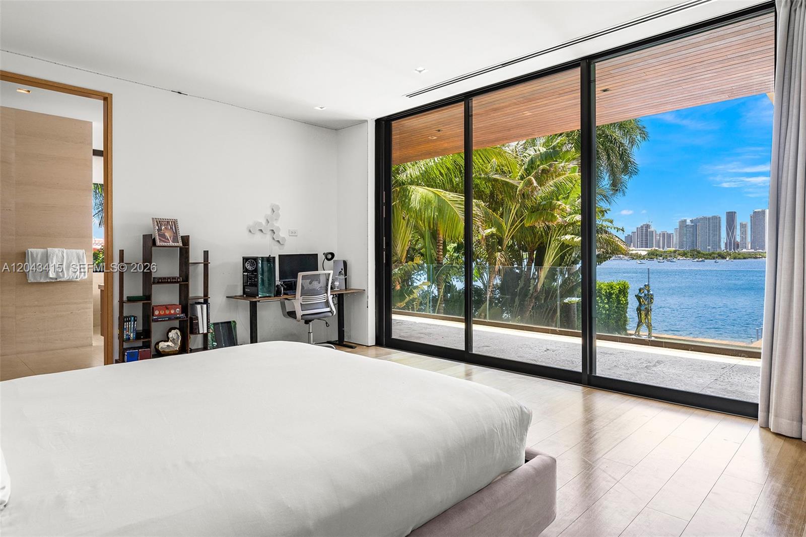 126 W San Marino Dr