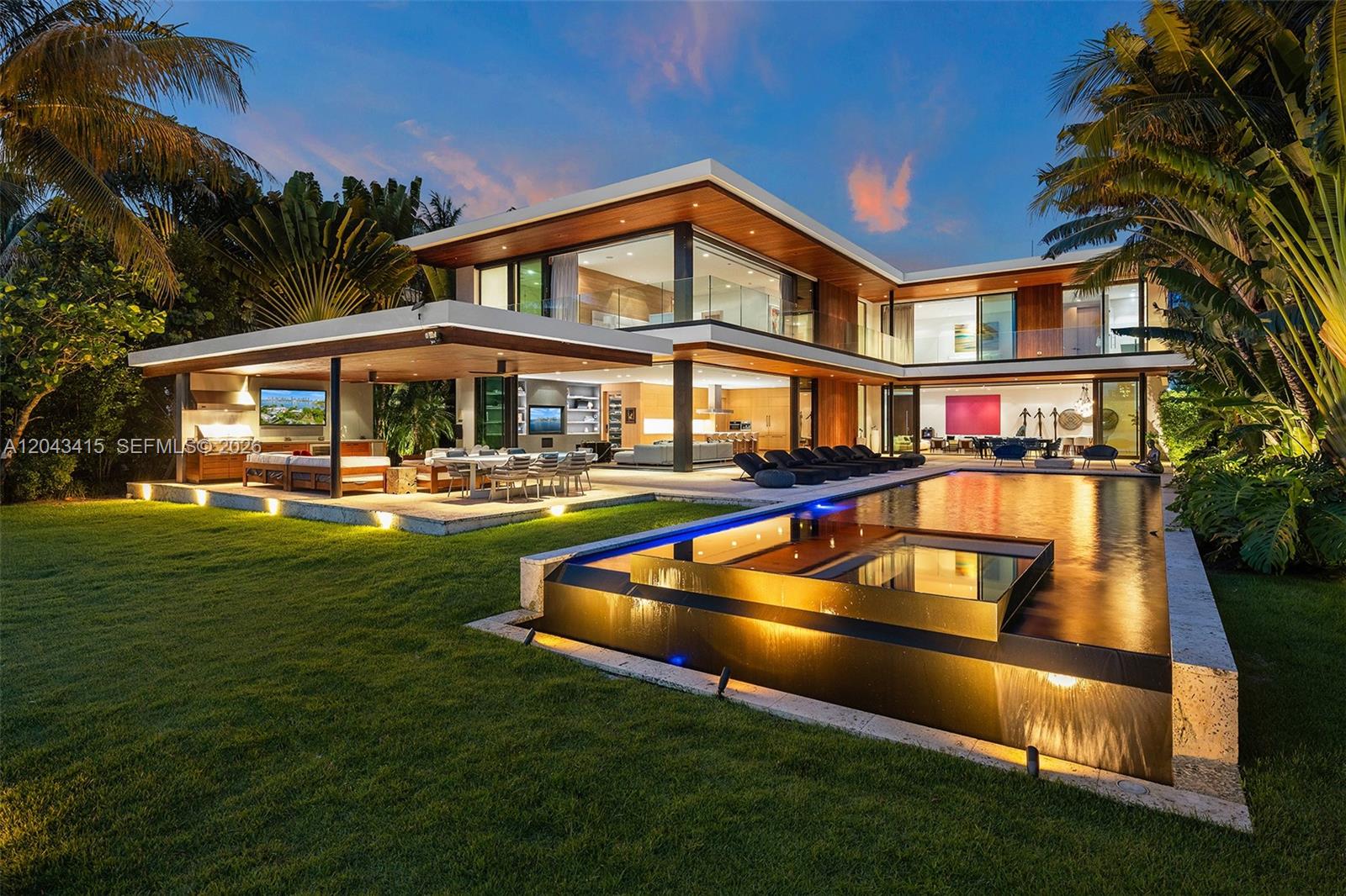 126 W San Marino Dr