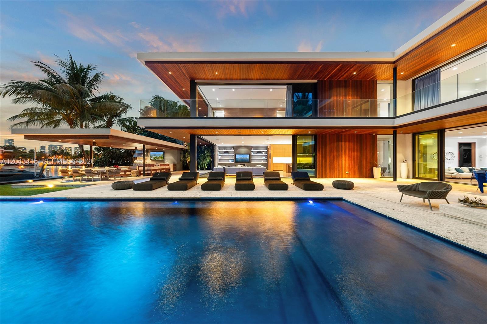 126 W San Marino Dr