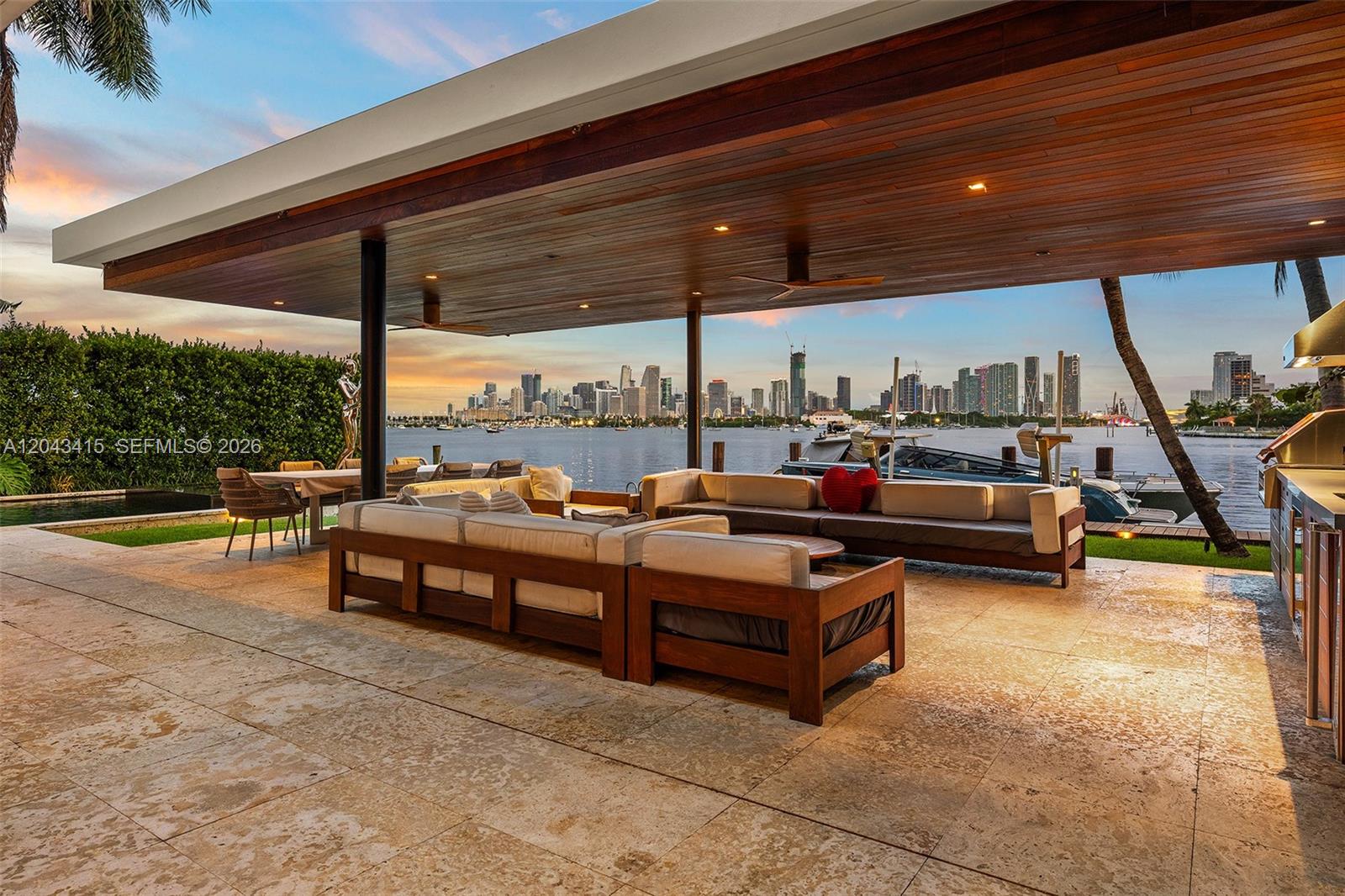 126 W San Marino Dr