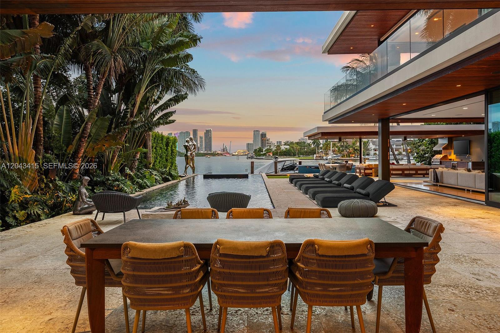 126 W San Marino Dr