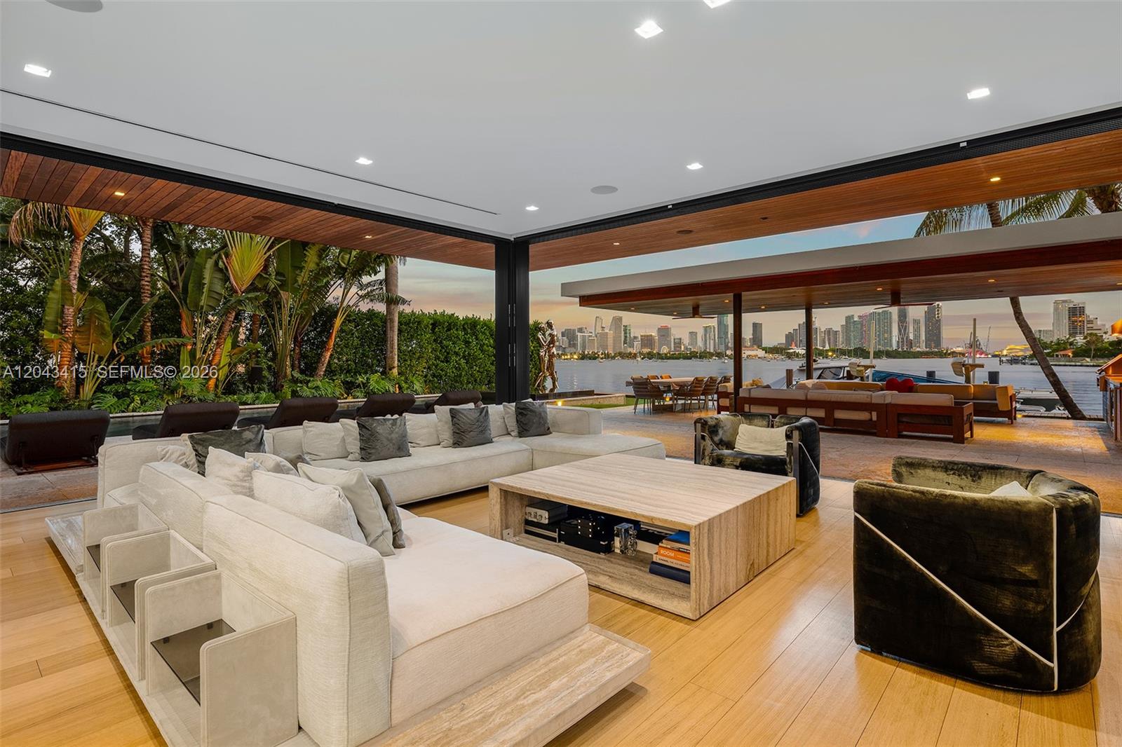 126 W San Marino Dr
