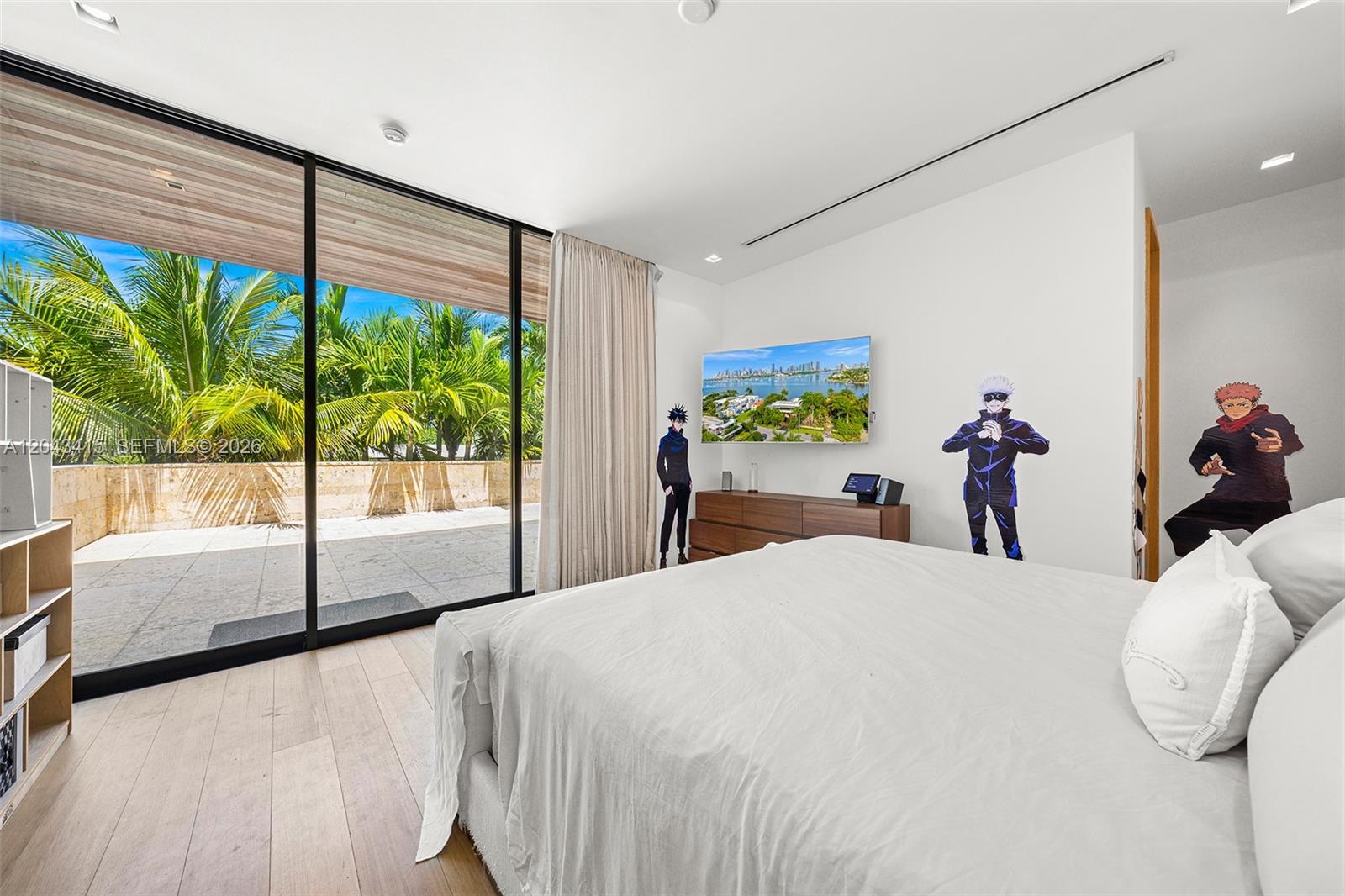 126 W San Marino Dr