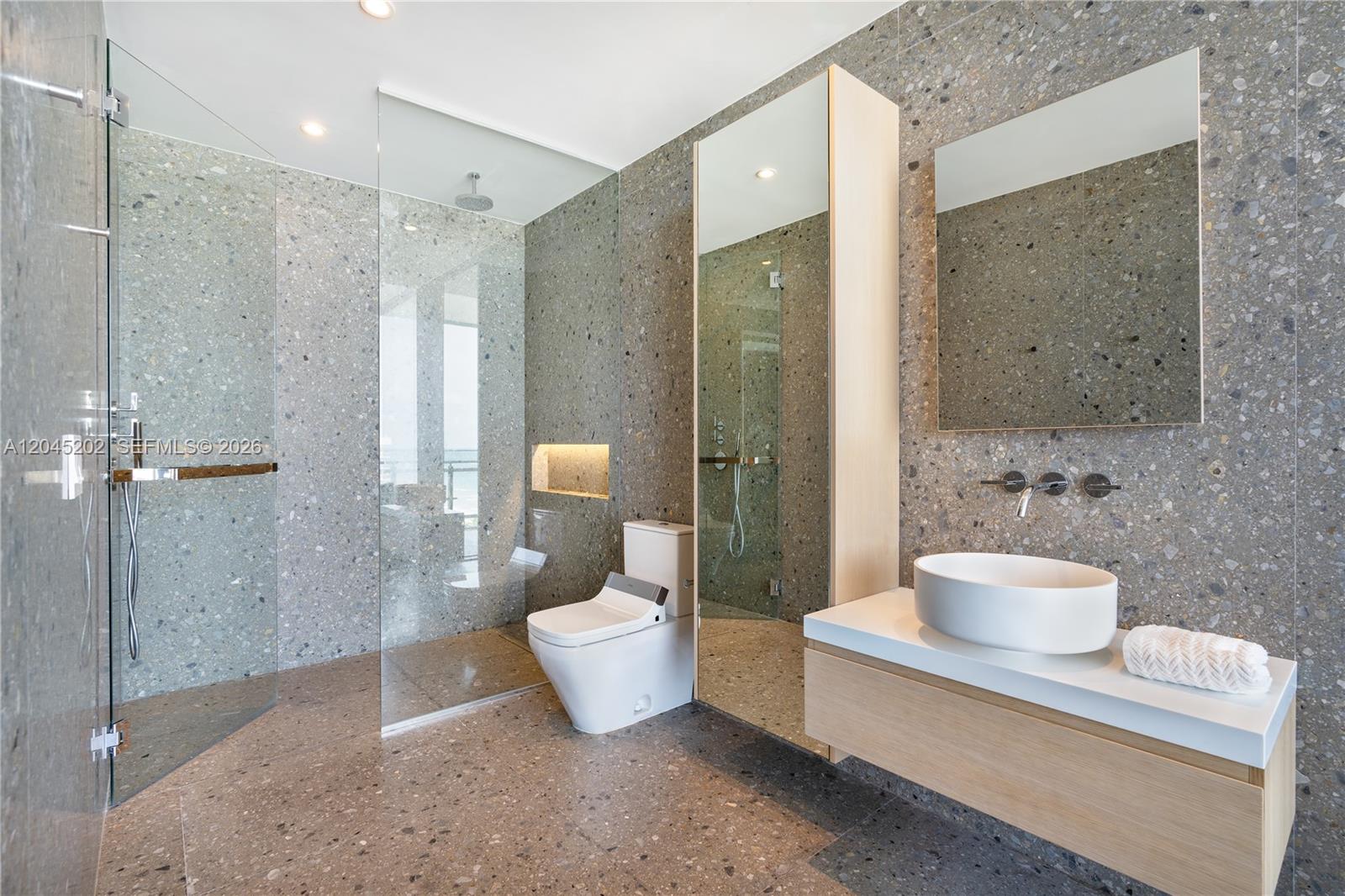 8701 Collins Ave # 1103