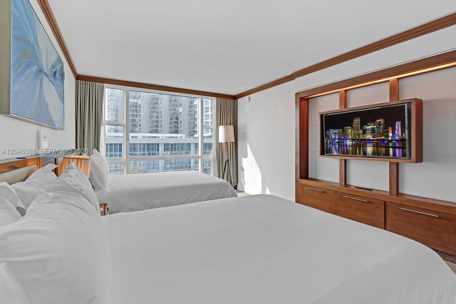 6801 Collins Ave Unit: 608 (door 616)