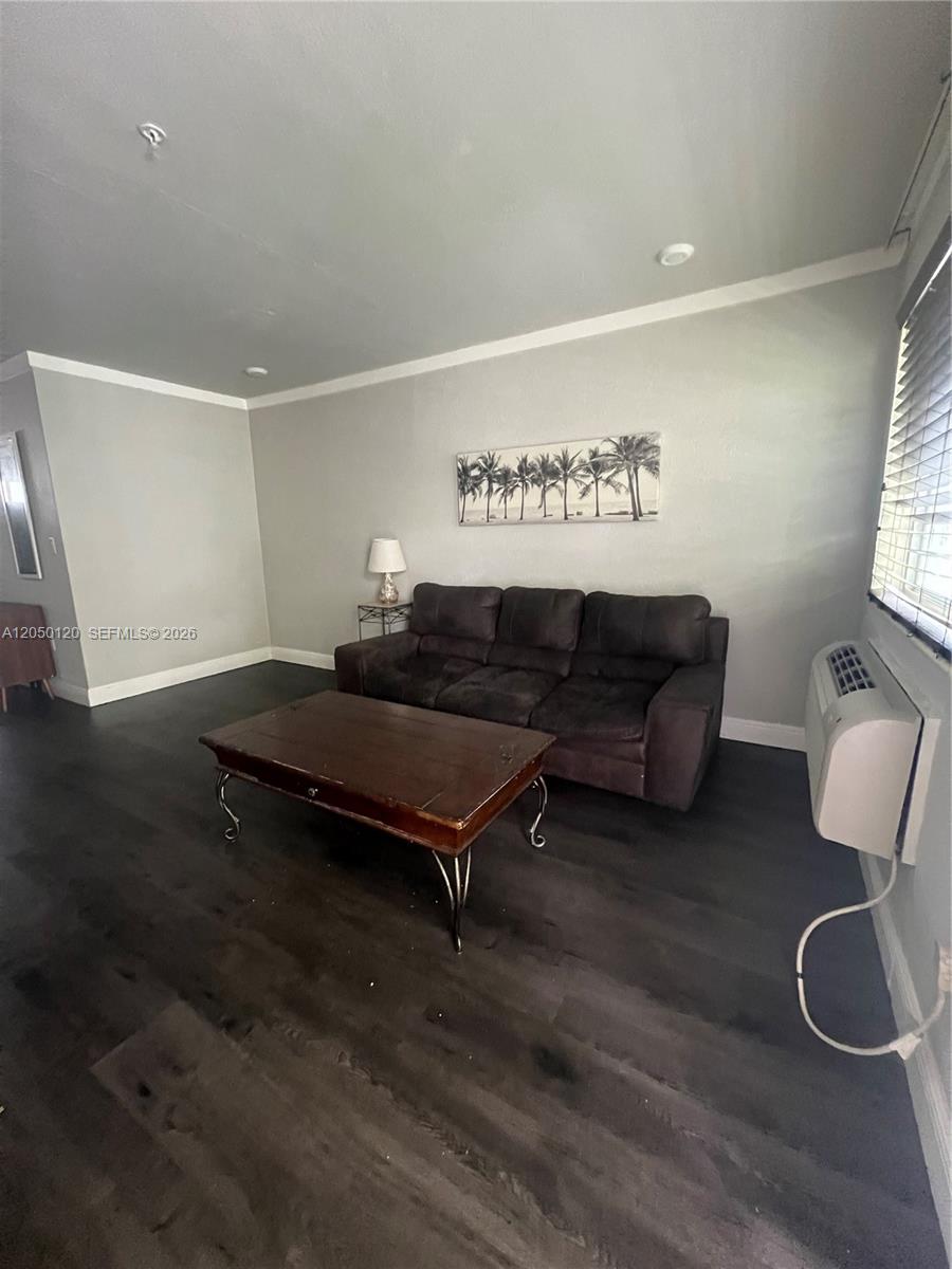 1524 Lenox Ave # 11