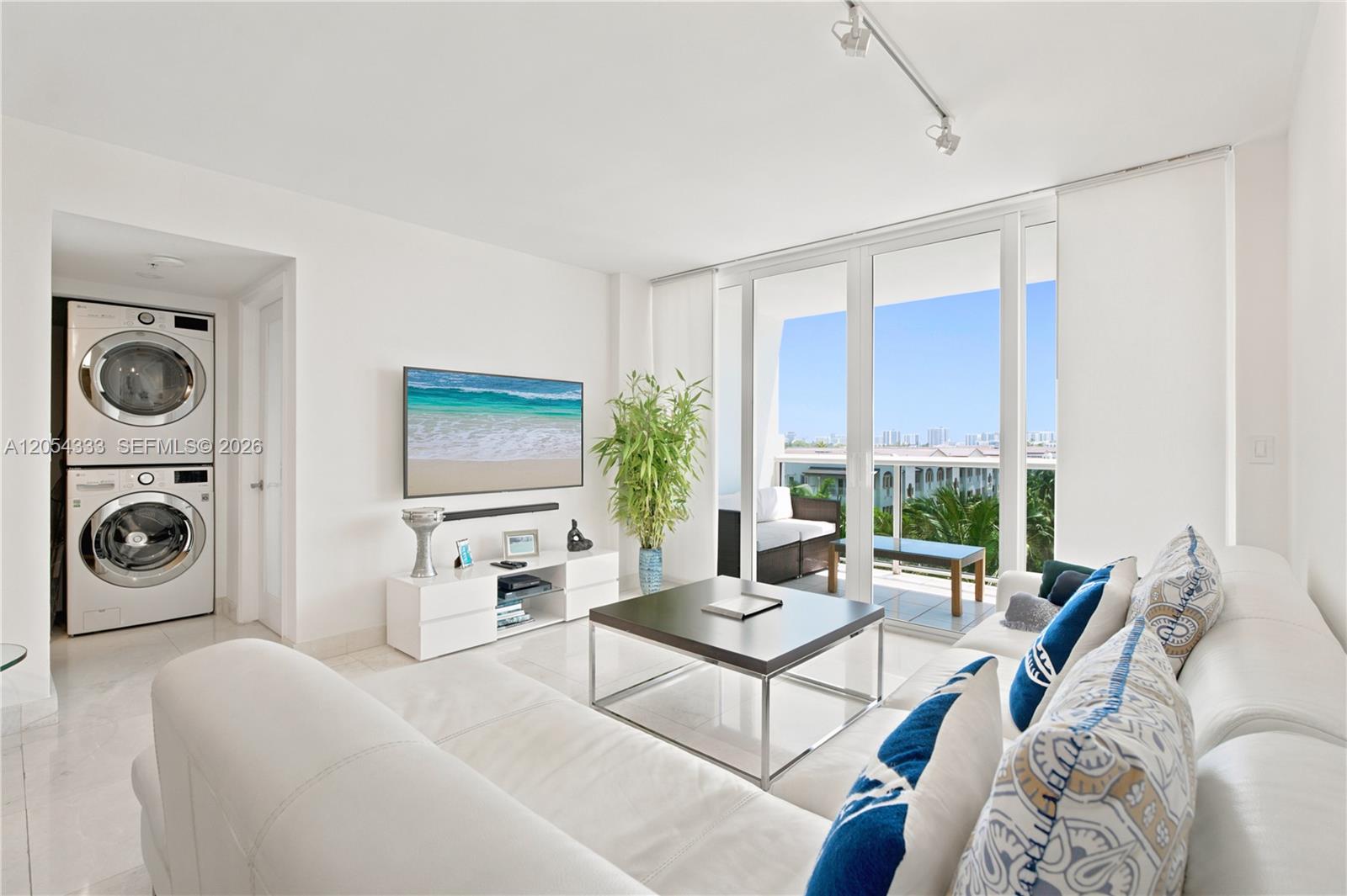 1900 Sunset Harbour Dr # 803